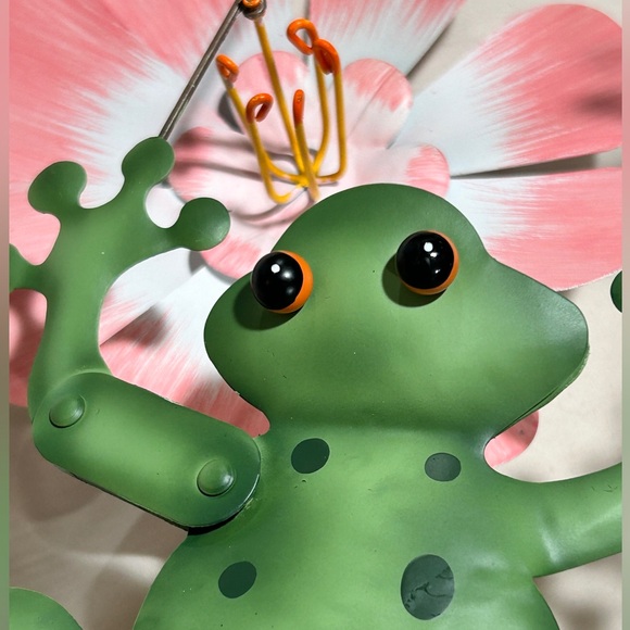 Metal spinning garden stake (1). Home Interiors “FROGGY’S FLORAL WINDMILL “ - Picture 4 of 9